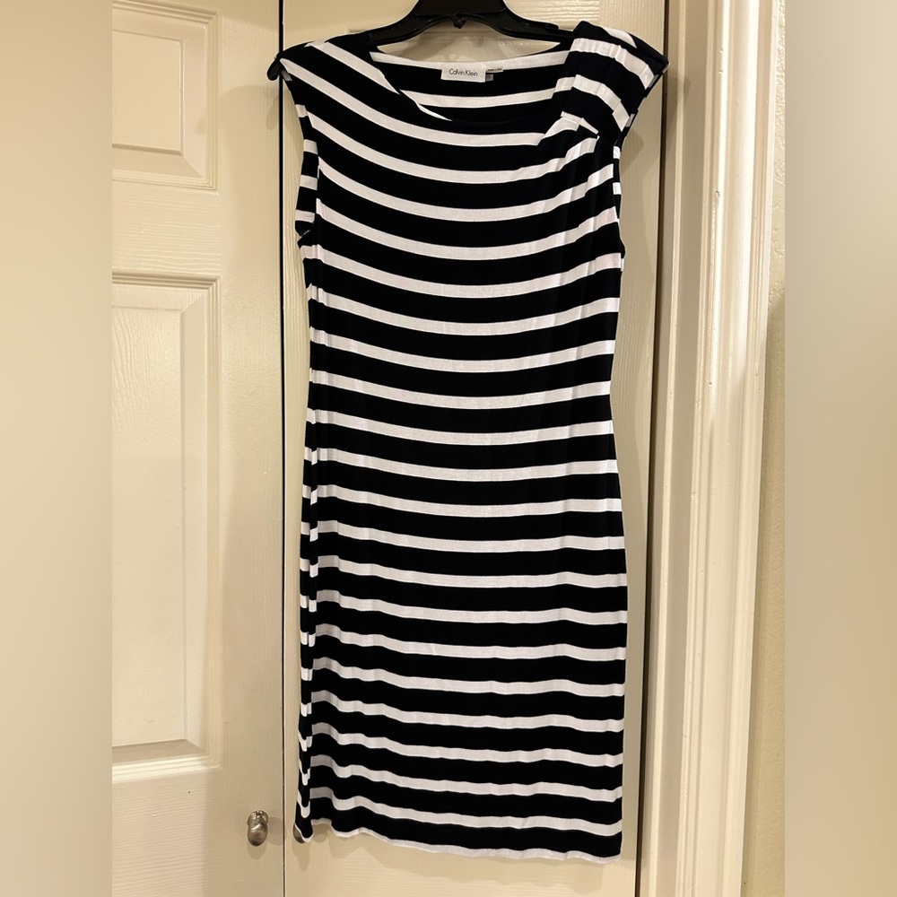 Calvin Klein black and white striped dress • Size 10•